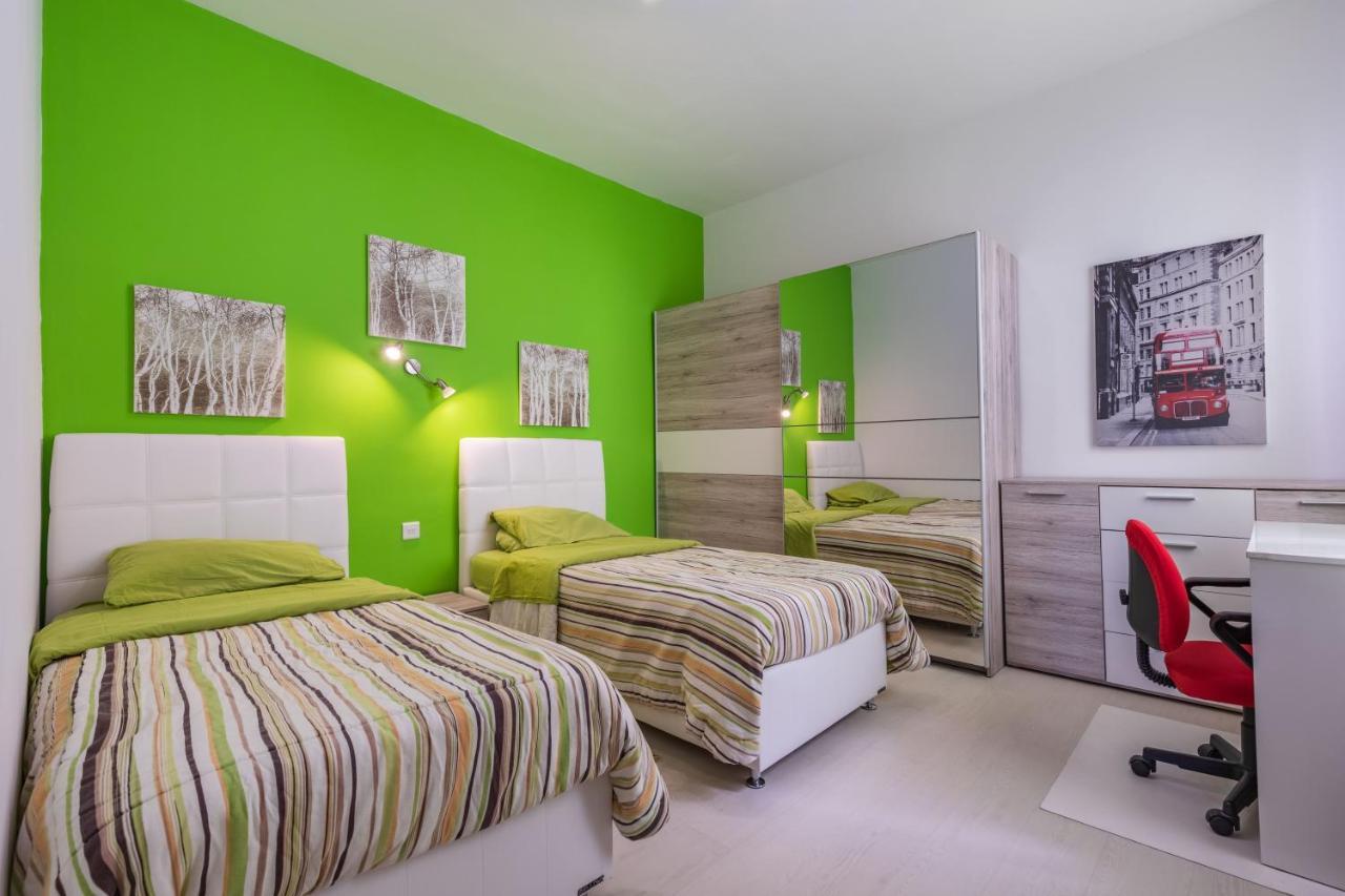 Modern Three Bedroom In *