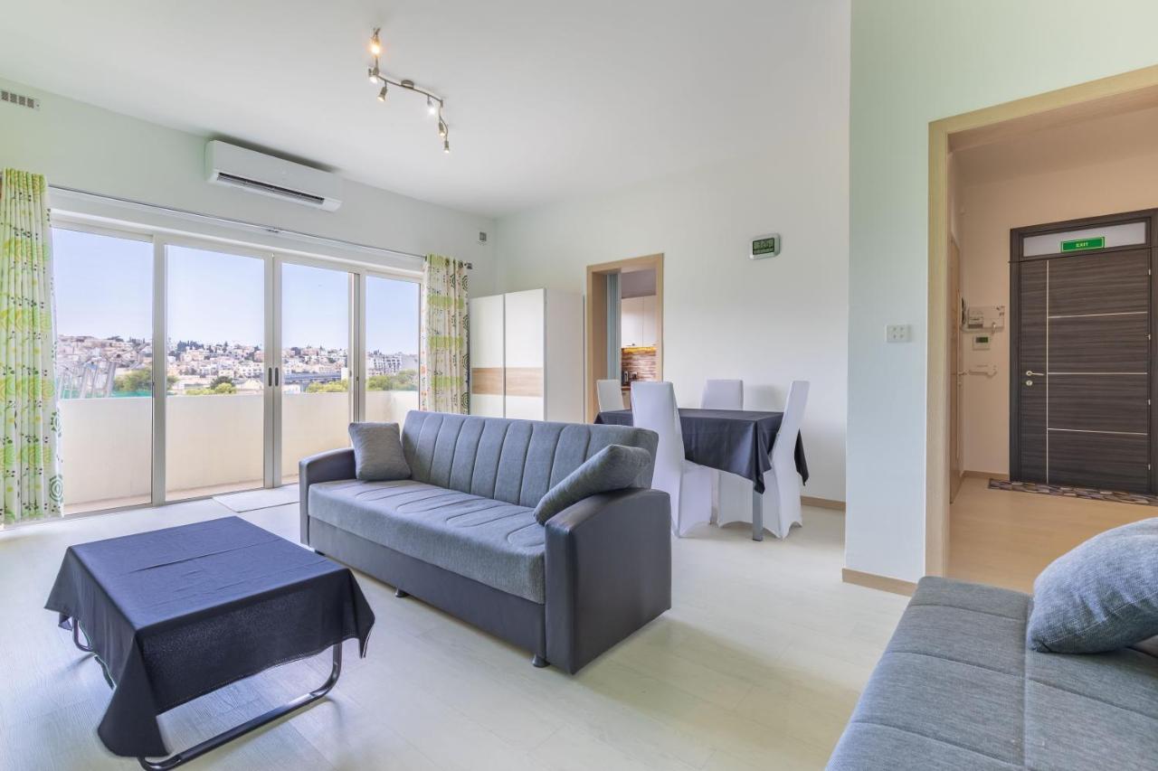 Modern Three Bedroom In *