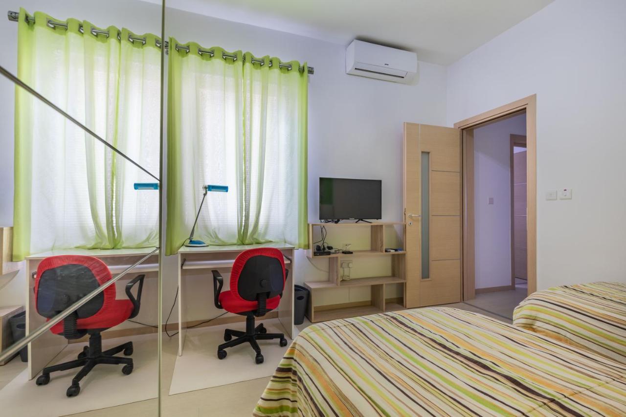 Appartement Modern Three Bedroom In *